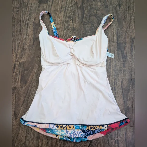 Athleta 38D/DD Floral Ruched Tankini Top in Red/Pink/Blue Flowers Wired Support - Picture 4 of 4